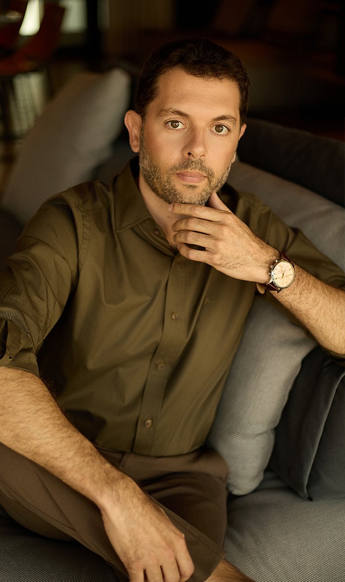 Dr. Luciano Martins, cirurgião plástico